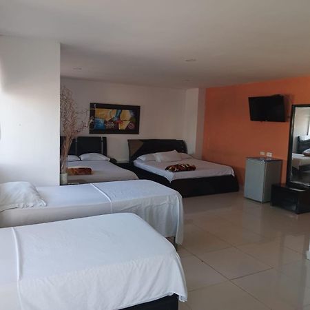 Hotel Intersuites Barranquilla  Bagian luar foto