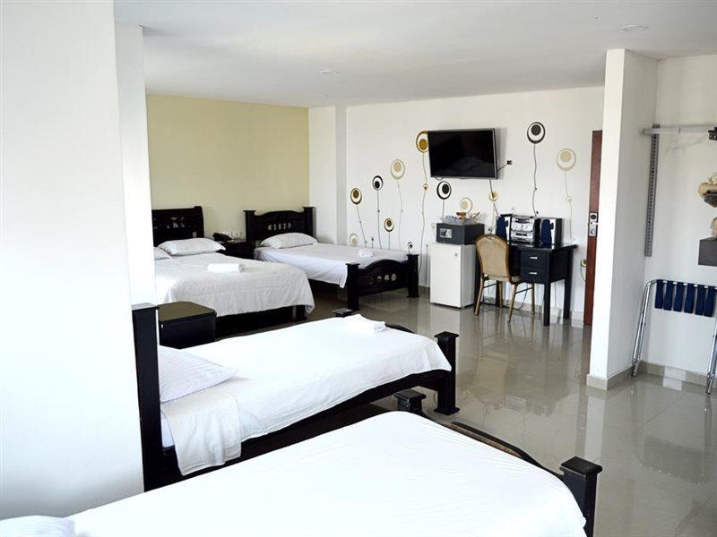 Hotel Intersuites Barranquilla  Bagian luar foto