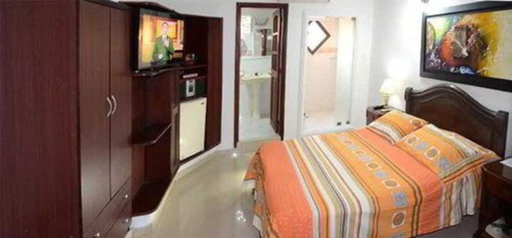 Hotel Intersuites Barranquilla  Bagian luar foto