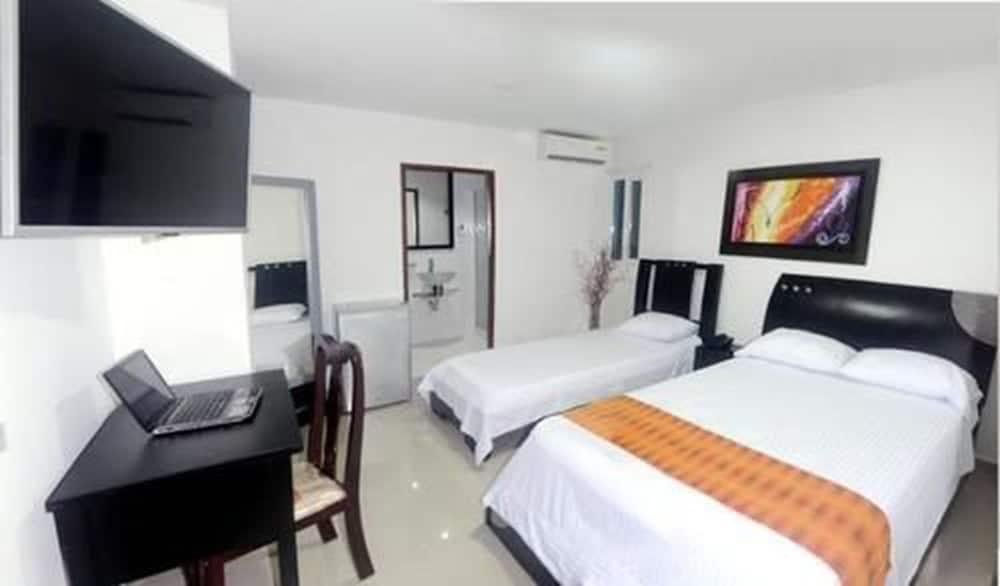 Hotel Intersuites Barranquilla  Bagian luar foto