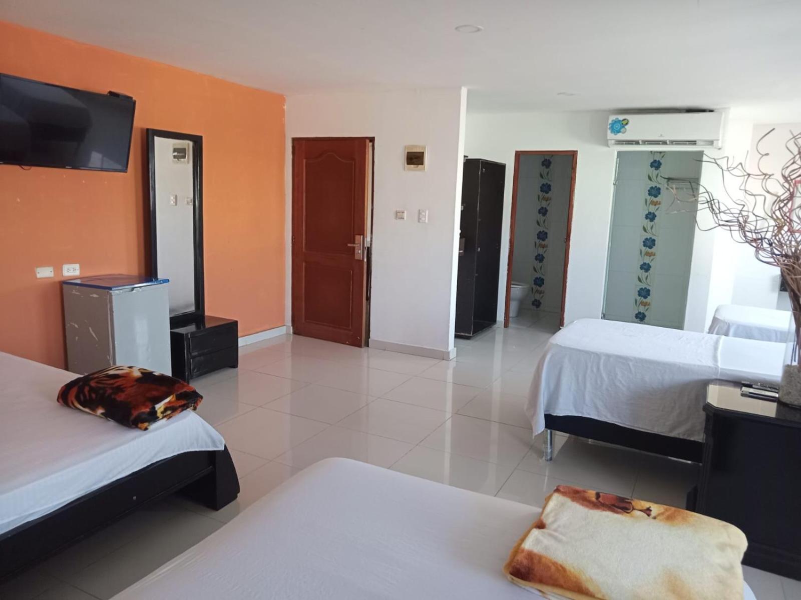 Hotel Intersuites Barranquilla  Bagian luar foto