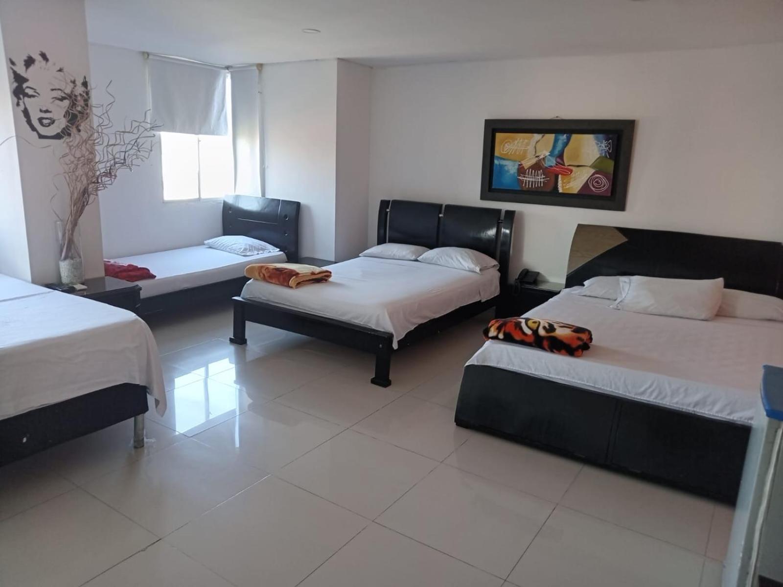 Hotel Intersuites Barranquilla  Bagian luar foto